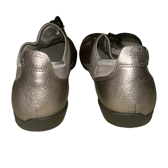 ECCO Bluma Metallic Bronze Toggle Comfort Low Top Sneakers Flats - 38 / 7 - 7.5 - Picture 13 of 16